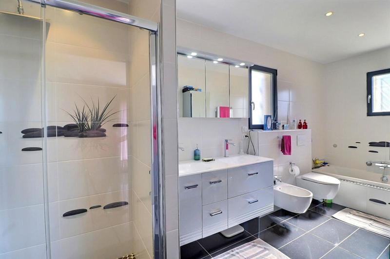 Demeure - 220 m² - 7 pièces