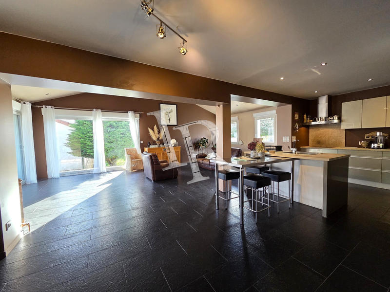 Maison - 160 m² - 5 pièces