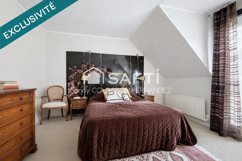 Maison - 159 m² - 8 pièces