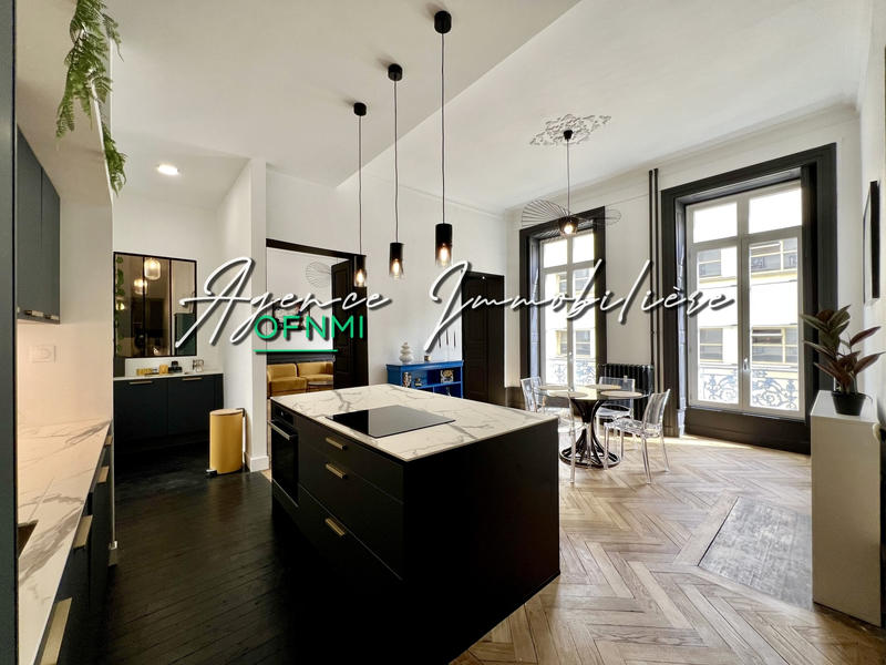 Appartement - 110 m² - 4 pièces