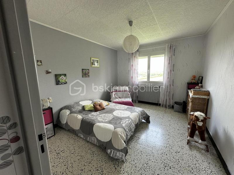 Propriété - 330 m² - 6 pièces