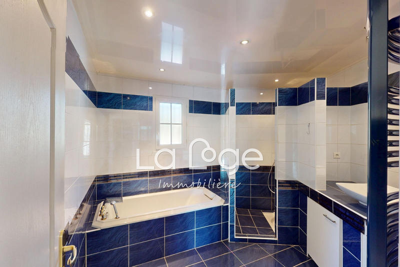 Villa - 140 m² - 5 pièces