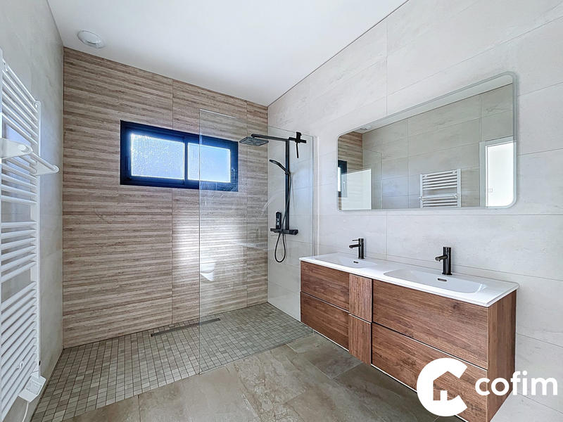 Maison - 182 m² - 6 pièces