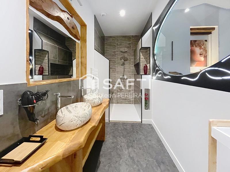 Maison - 596 m² - 11 pièces