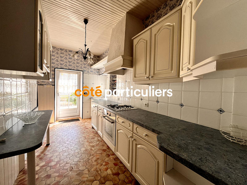 Maison - 310 m² - 14 pièces