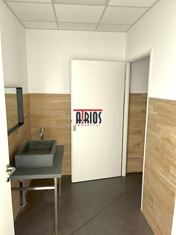 Local d'activité / Entrepôt - 290 m²