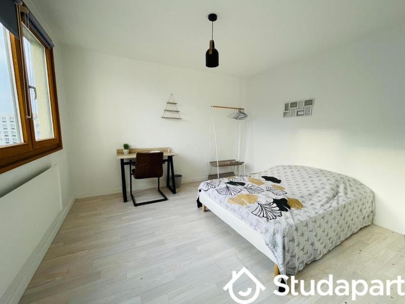 Chambre - 13 m² - 1 pièce