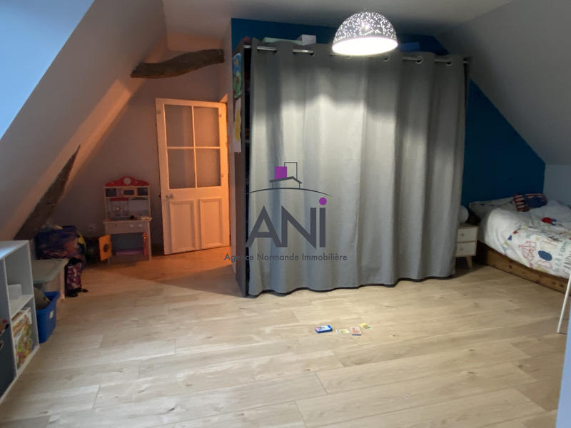 Maison - 242 m² - 11 pièces