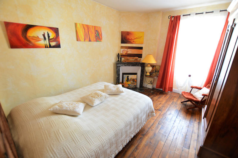 Maison - 202 m² - 9 pièces