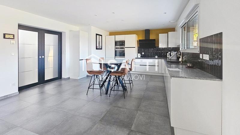 Maison - 161 m² - 5 pièces