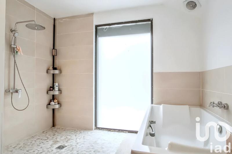 Maison - 138 m² - 7 pièces