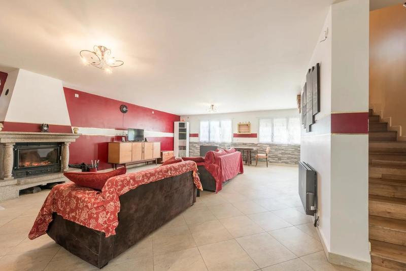 Maison - 308 m² - 11 pièces