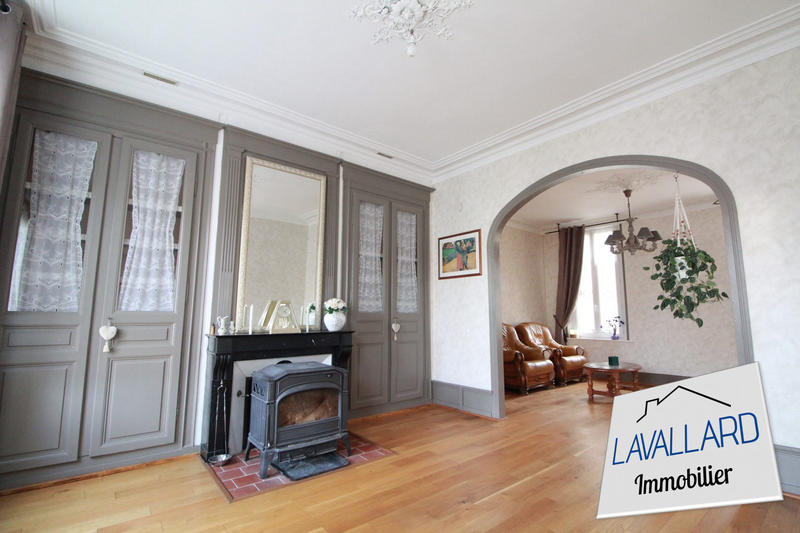 Maison - 207 m² - 10 pièces