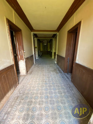 Maison - 375 m² - 13 pièces