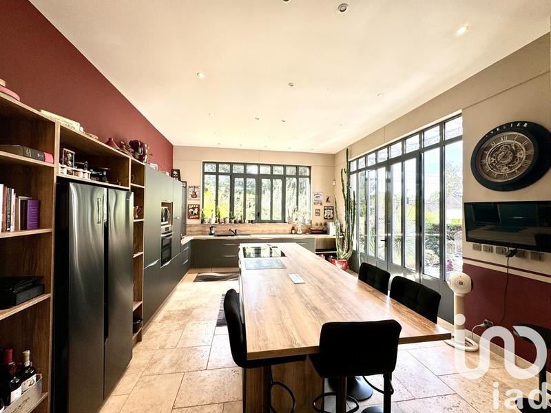 Château - 255 m² - 10 pièces