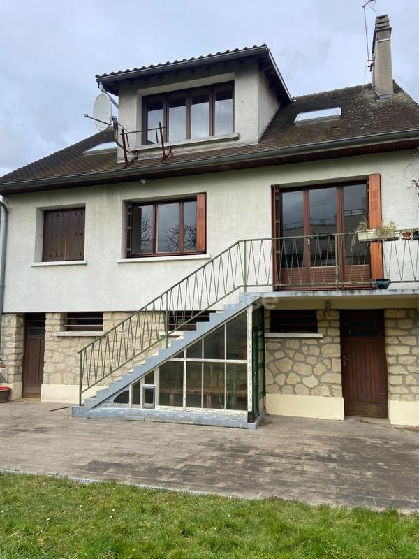 Maison - 162 m² - 10 pièces