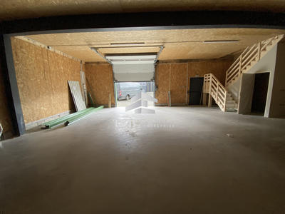 Local d'activités - 206 m²