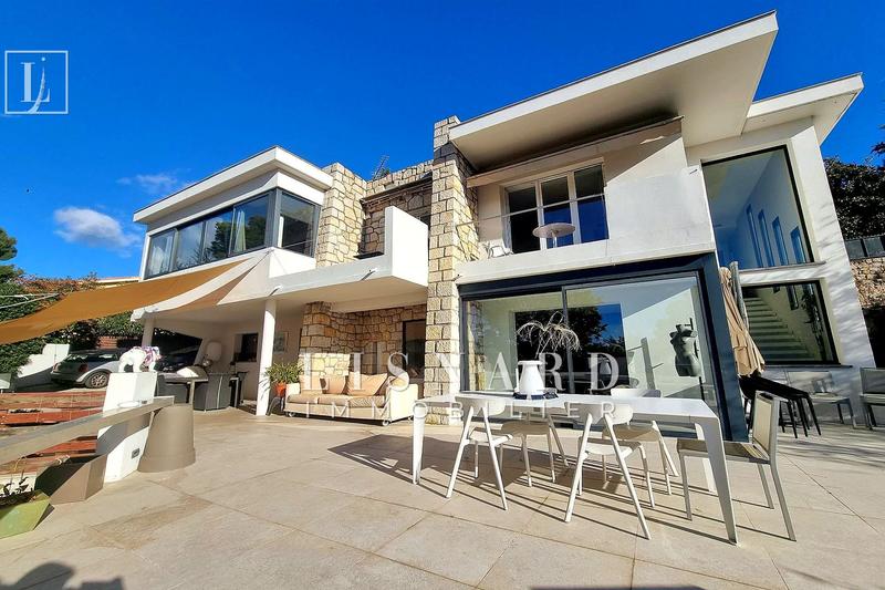 Maison - 200 m² - 6 pièces