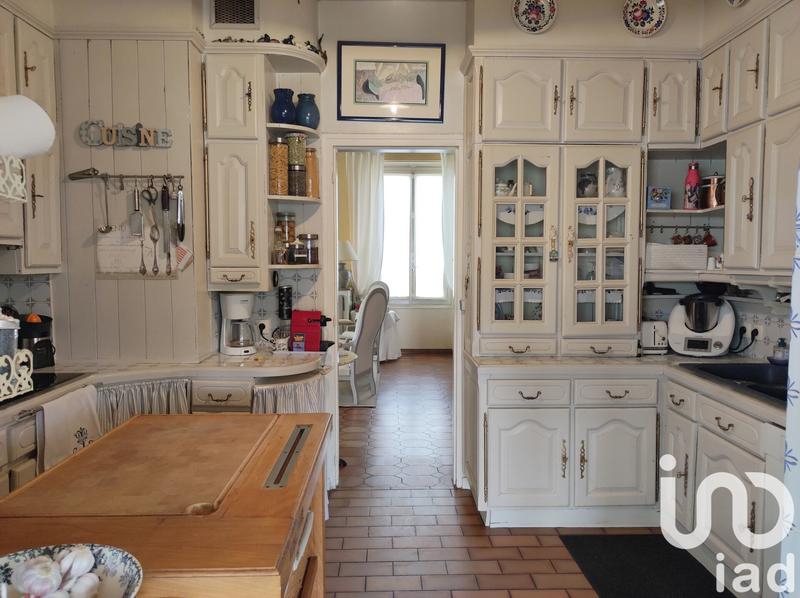 Maison - 216 m² - 10 pièces