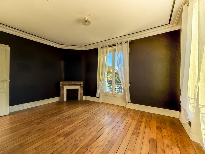 Maison - 198 m² - 7 pièces