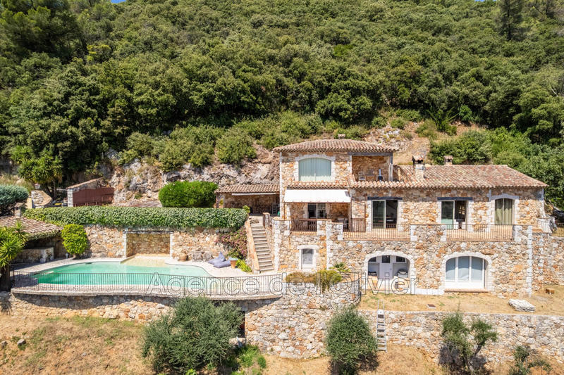 Maison - 190 m² - 5 pièces