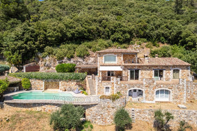 Maison - 190 m² - 5 pièces