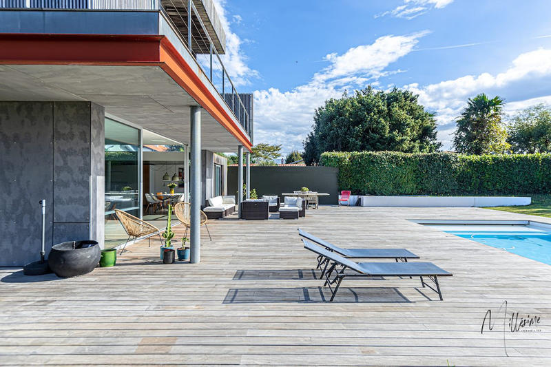 Maison - 290 m² - 6 pièces