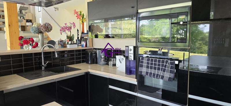 Maison - 140 m² - 6 pièces