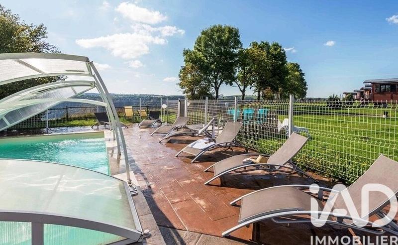 Maison - 248 m² - 7 pièces