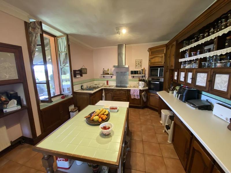 Maison en pierre - 383 m² - 14 pièces