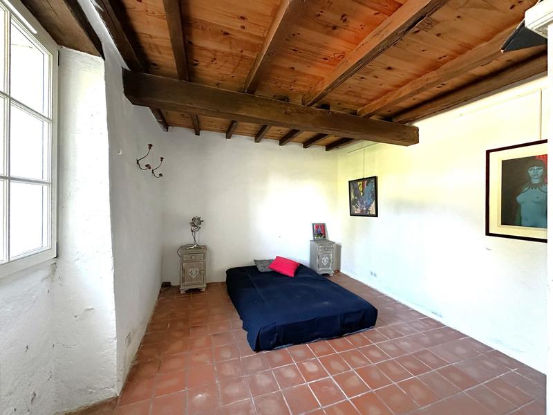 Maison traditionnelle - 471 m² - 10 pièces