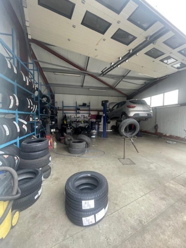 Local commercial - 255 m² - 5 pièces