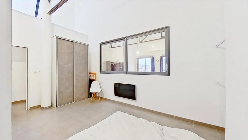 Loft - 95 m² - 3 pièces