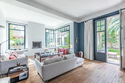 Maison - 289 m² - 10 pièces