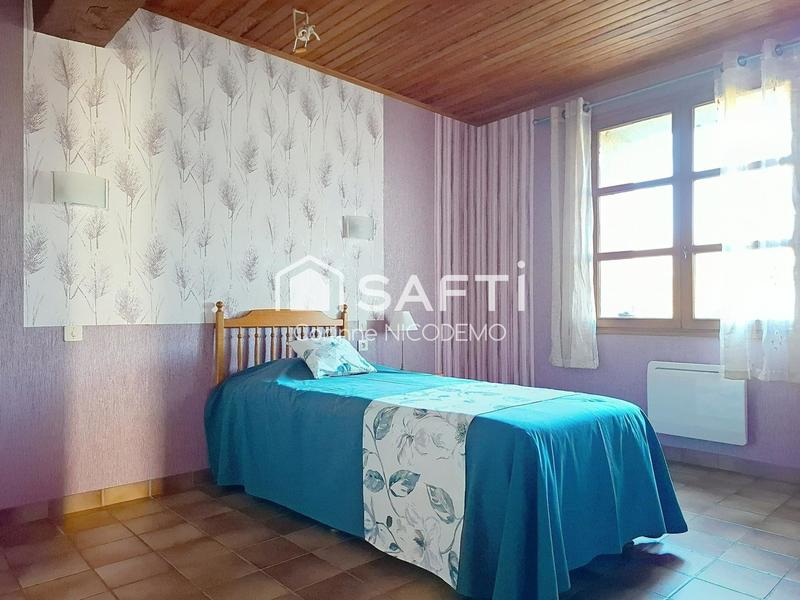 Maison - 219 m² - 9 pièces