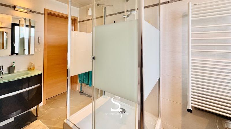 Maison - 180 m² - 7 pièces