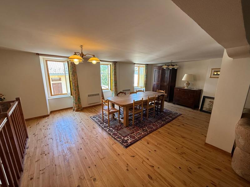 Maison - 180 m² - 6 pièces