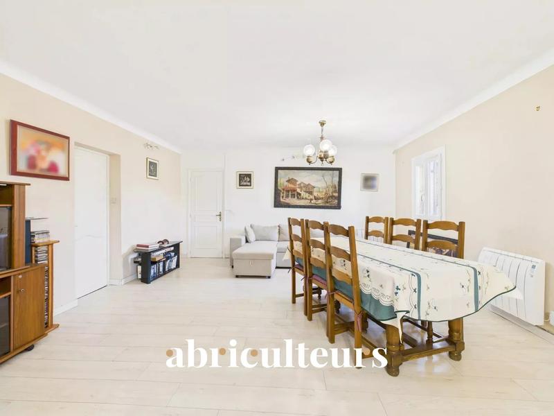 Maison - 232 m² - 8 pièces