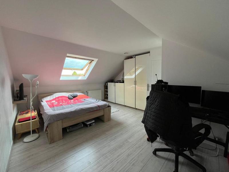 Pavillon - 196 m² - 7 pièces