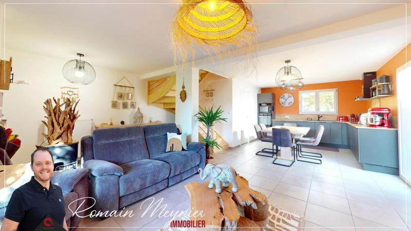 Maison - 92 m² - 4 pièces