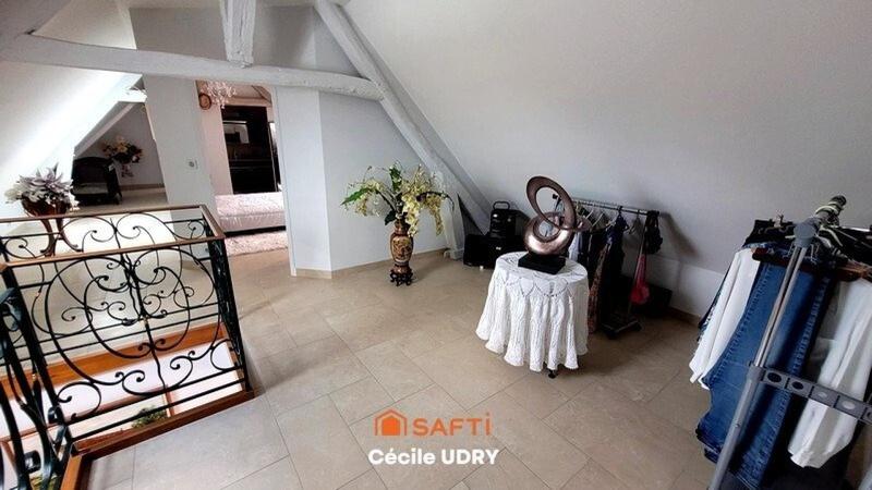 Maison - 415 m² - 12 pièces