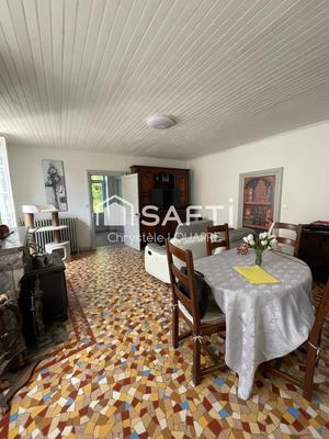 Maison - 244 m² - 5 pièces