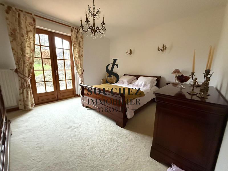 Maison - 202 m² - 7 pièces