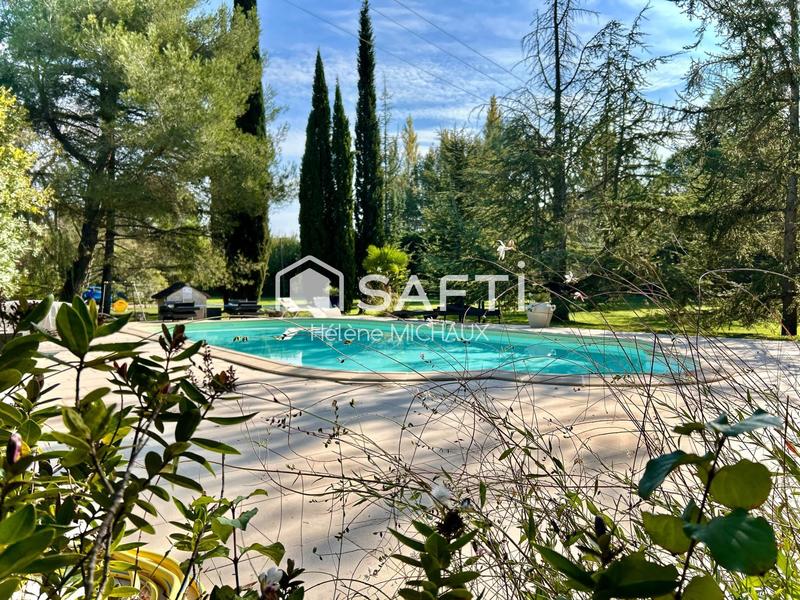 Maison - 632 m² - 17 pièces