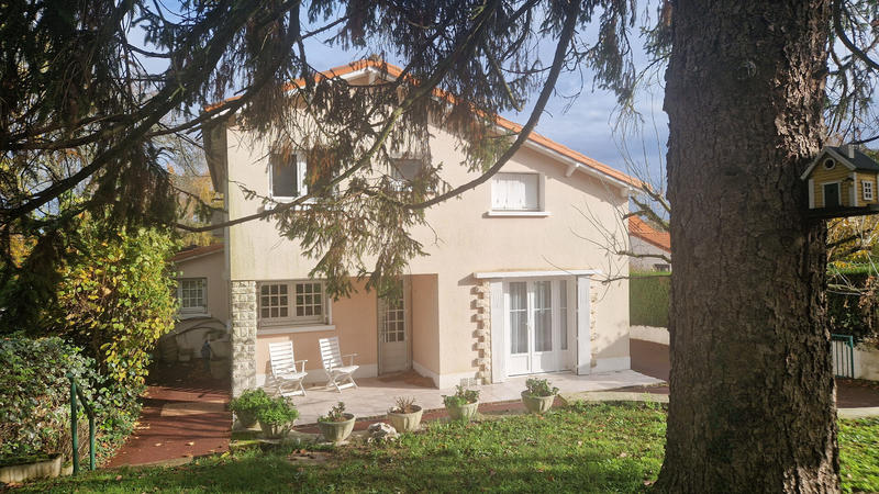 Maison - 146 m² - 8 pièces