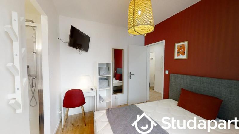 Chambre - 13 m² - 1 pièce