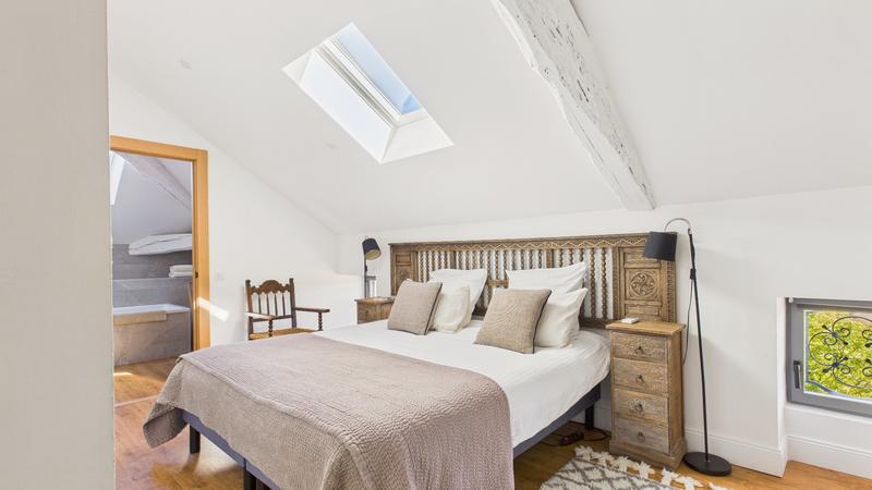 Maison - 410 m² - 11 pièces