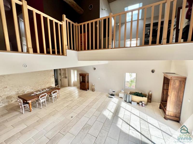 Maison en pierre - 258 m² - 9 pièces