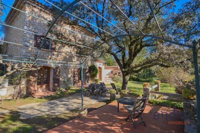 Maison - 180 m² - 5 pièces