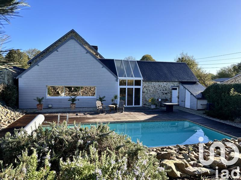 Maison - 277 m² - 8 pièces